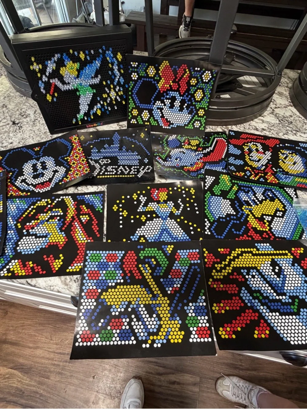 Disney Lite-Brite with‎ 12 templates